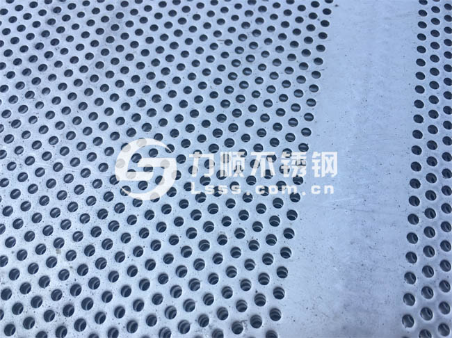 無(wú)錫不銹鋼沖孔板_2mm厚